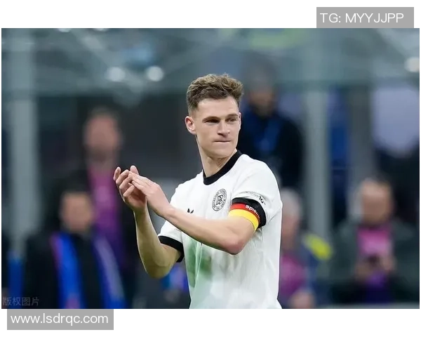 国外足球明星驾宝马展现豪华生活方式与运动精神的完美结合